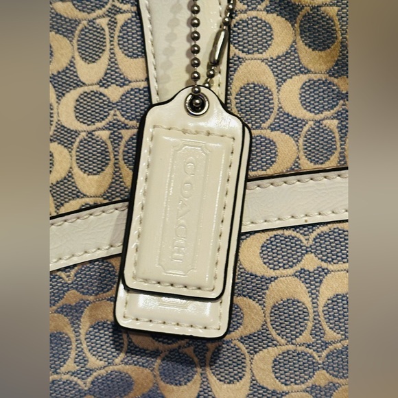 Authentic Coach Tote - Picture 2 of 16